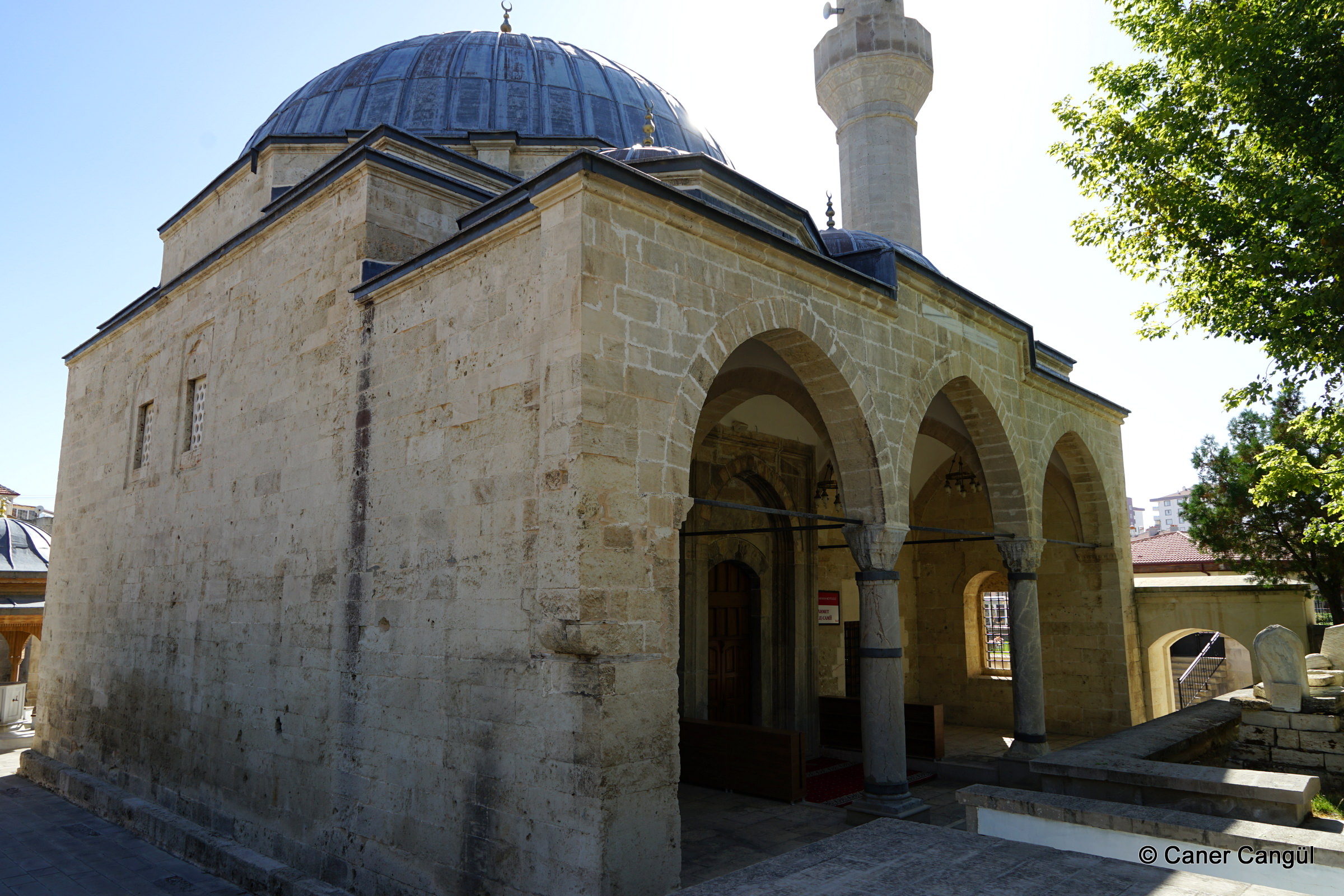 Pir Ahmet Camii