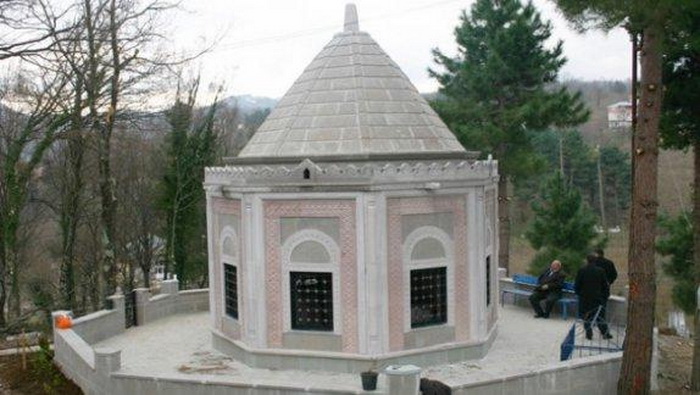Pir Aziz Türbesi
