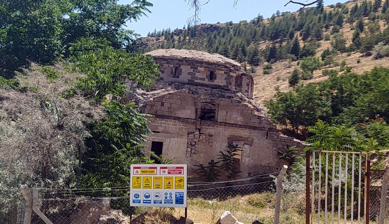 Rum Hamamı ve Su Kanalları