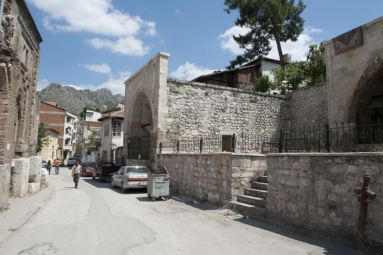 Şadgeldi Türbesi
