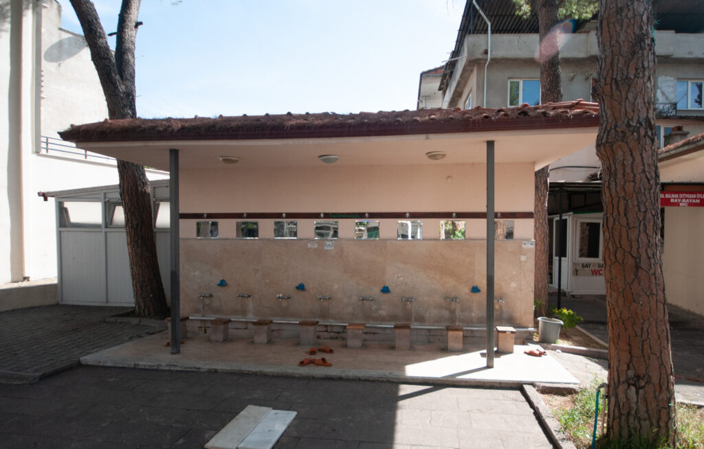 Şadırvan, Kurşunlu Cami Edremit
