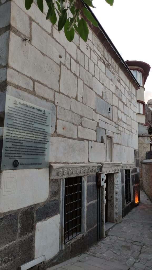 Sahibler Sultan Türbesi
