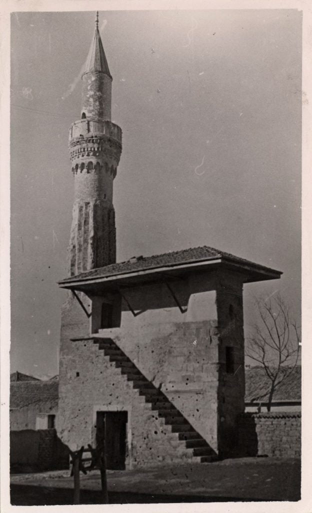 Sahip Ata Camii
