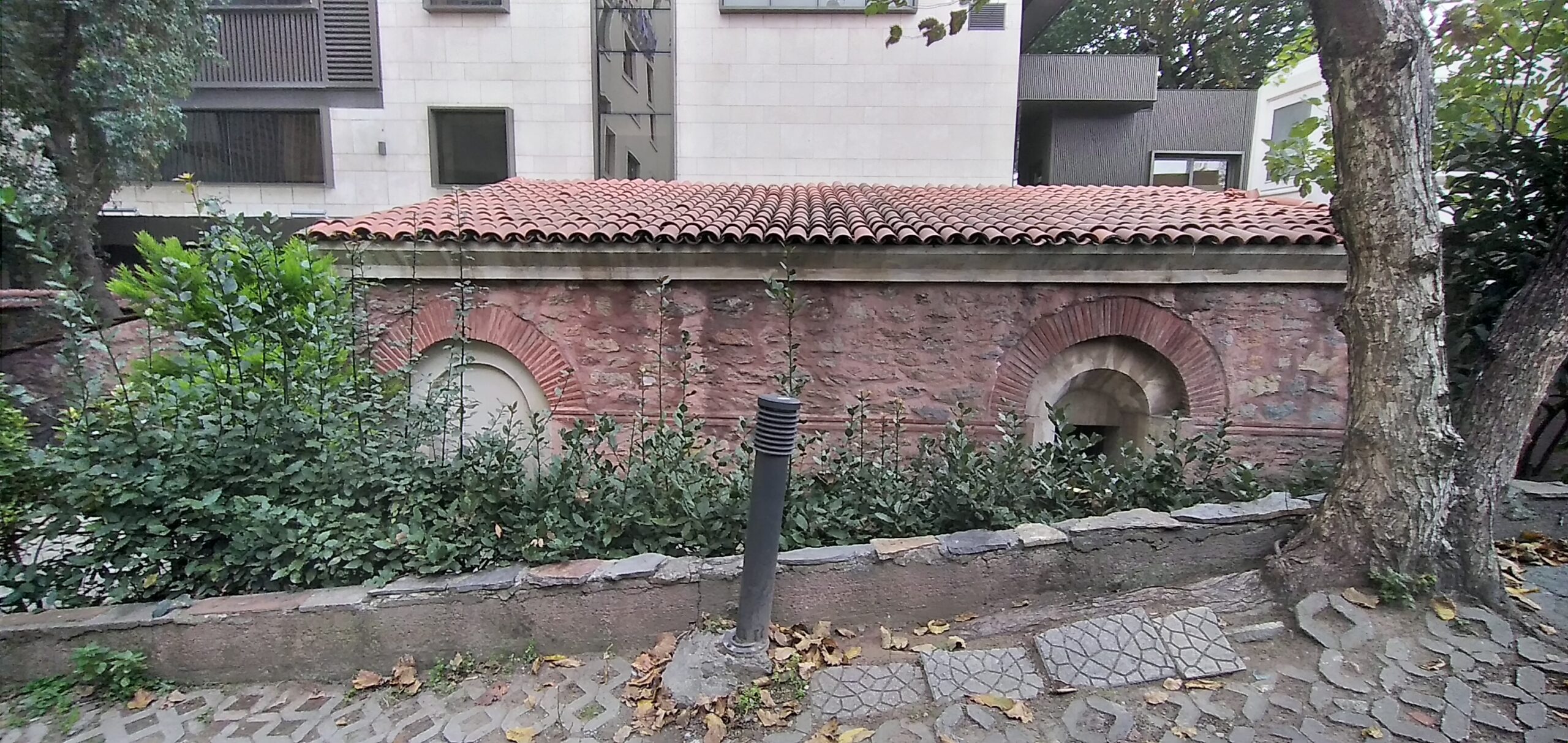 Sarnıç, Altunizade
