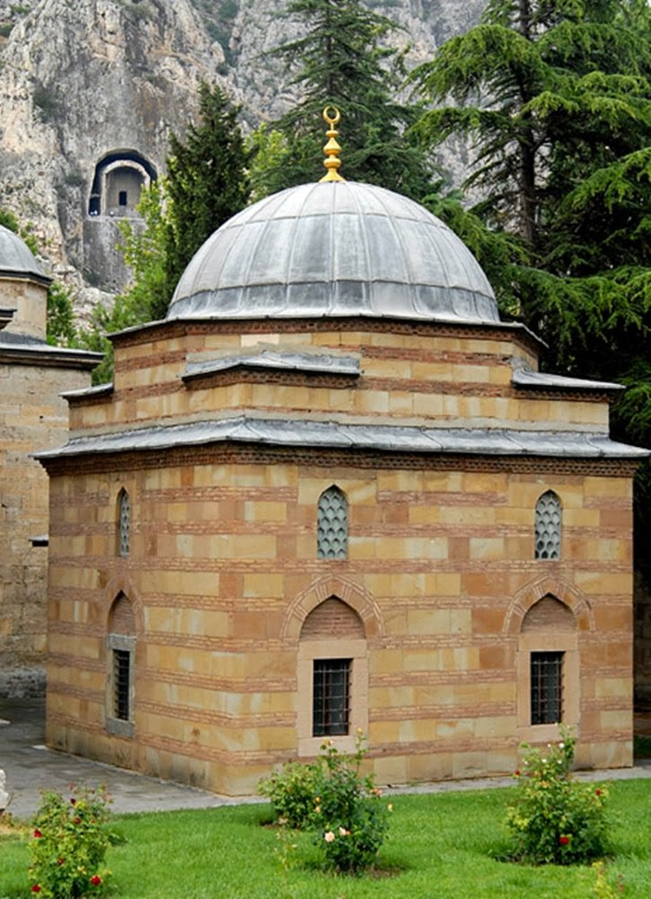 Osman Çelebi Türbesi Güney Cephesi
