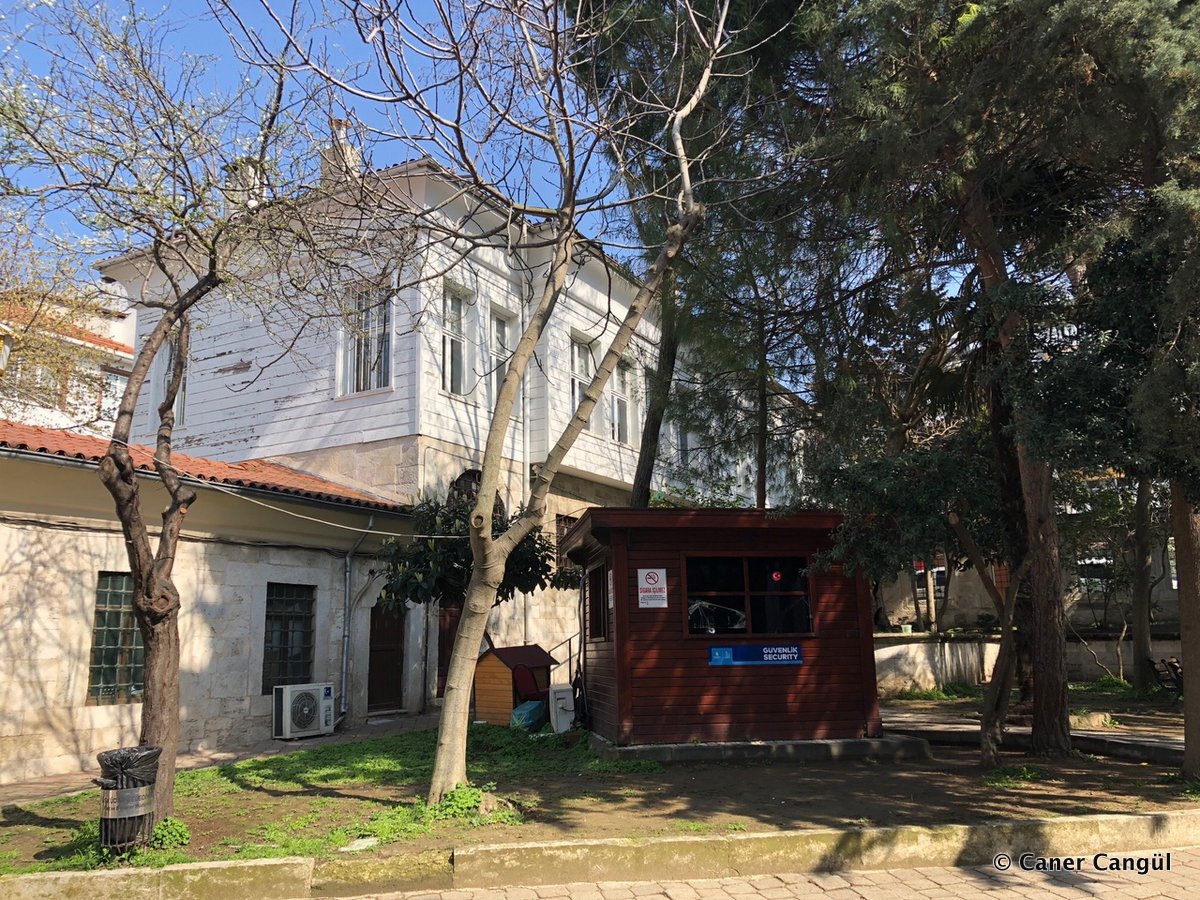Cami Avlusundan Yavuz Selim Sıbyan Mektebi