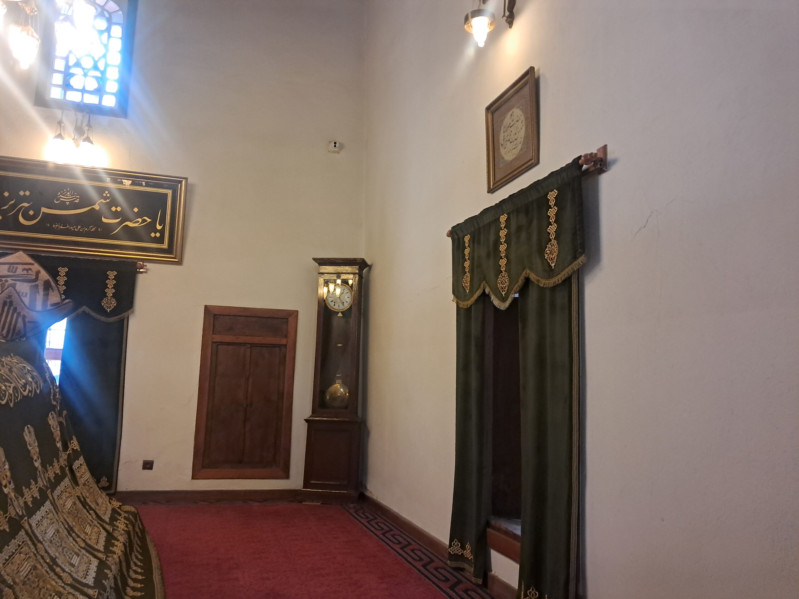 Şems-i Tebrizi Türbesi’nin içi