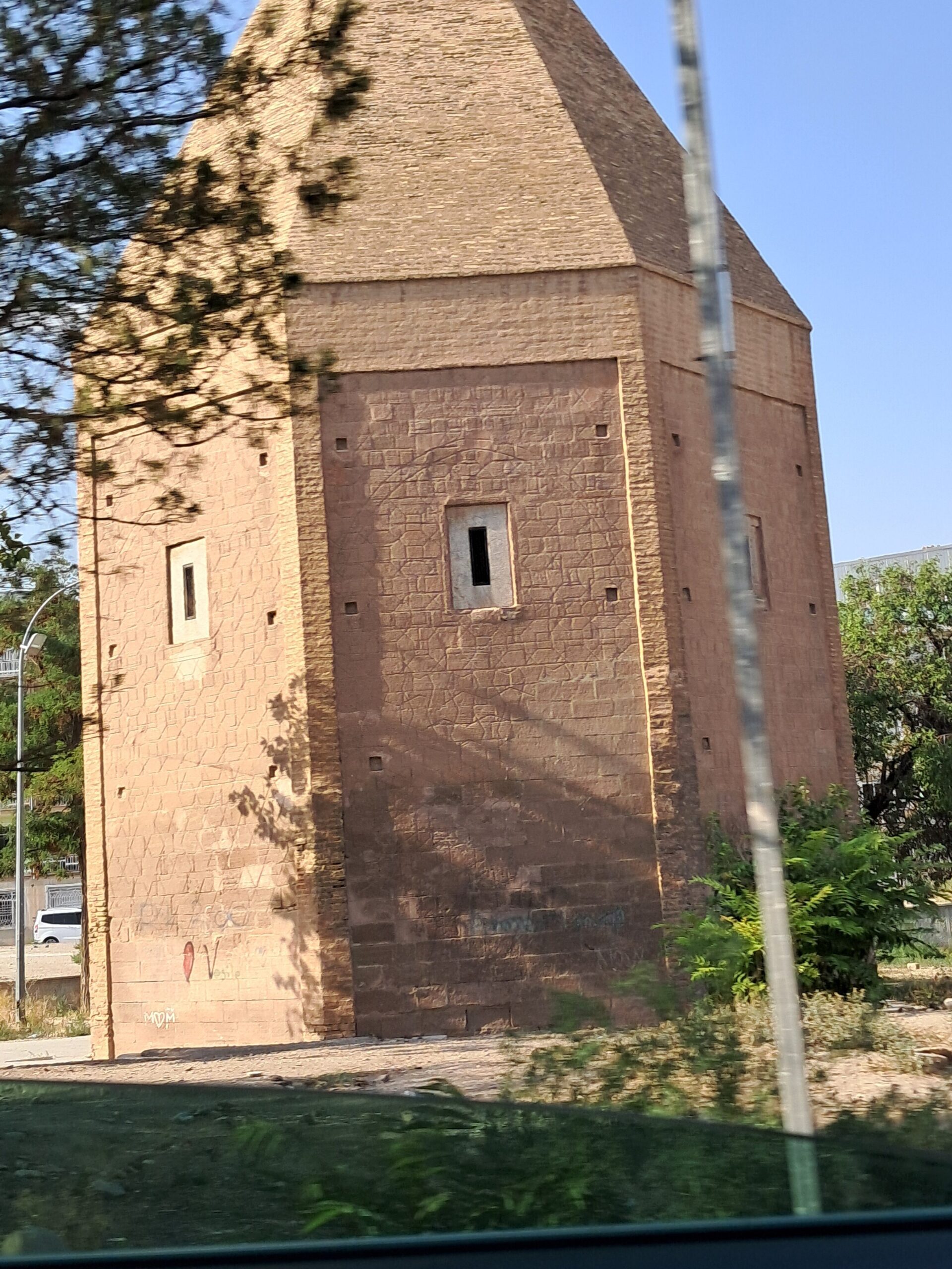 Seyfeddin Karasungur Kümbeti