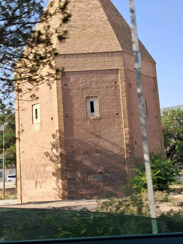 Seyfeddin Karasungur Kümbeti