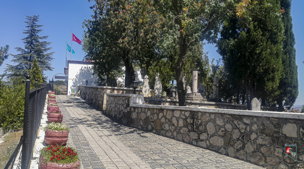 Şeyh Edebalı Türbesi Haziresi