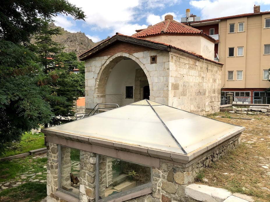 Seyyid Mahmut Suzani Türbesi