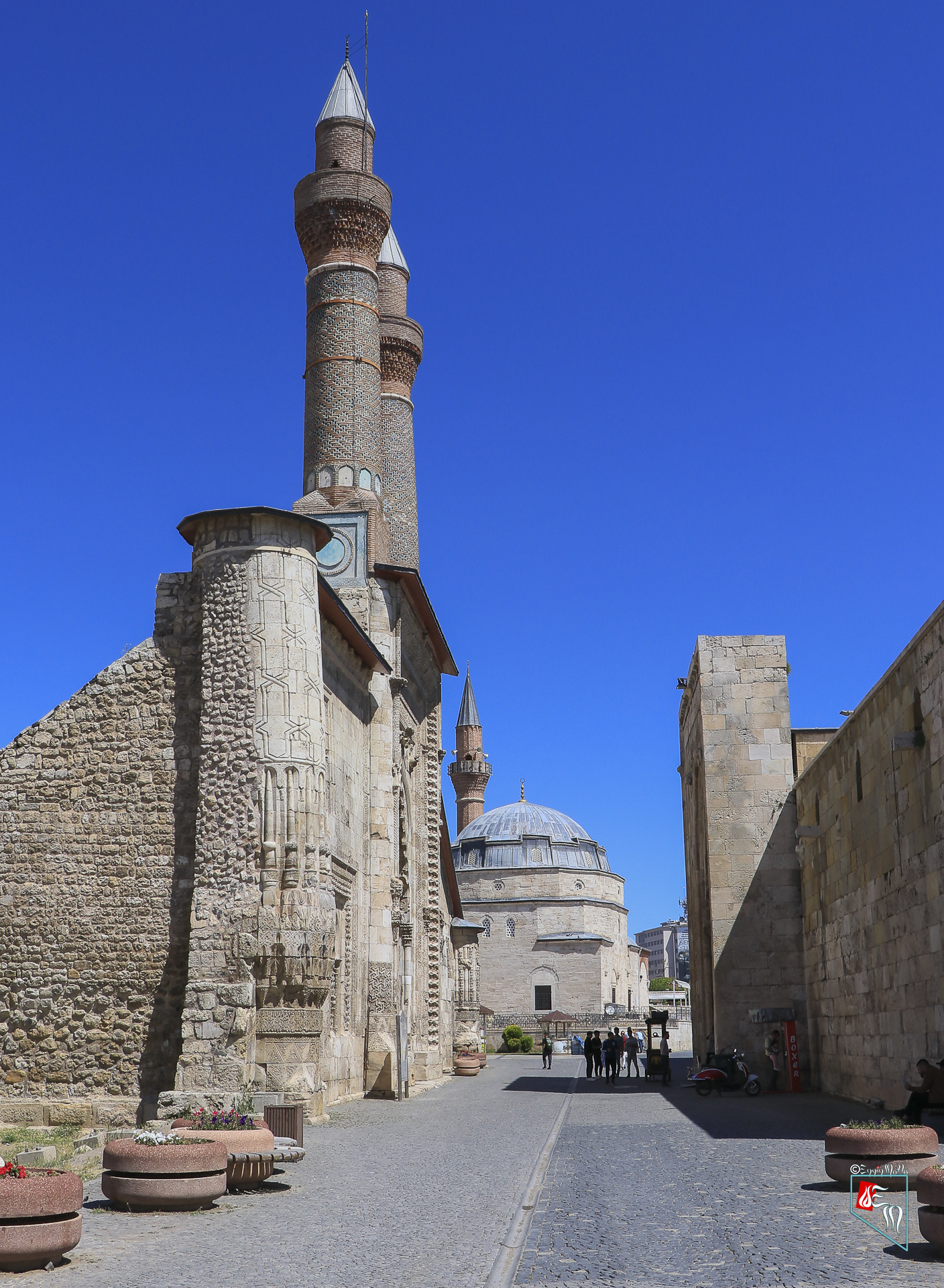 Şifaiye Medresesi Çifte Minareli Medrese Girişleri