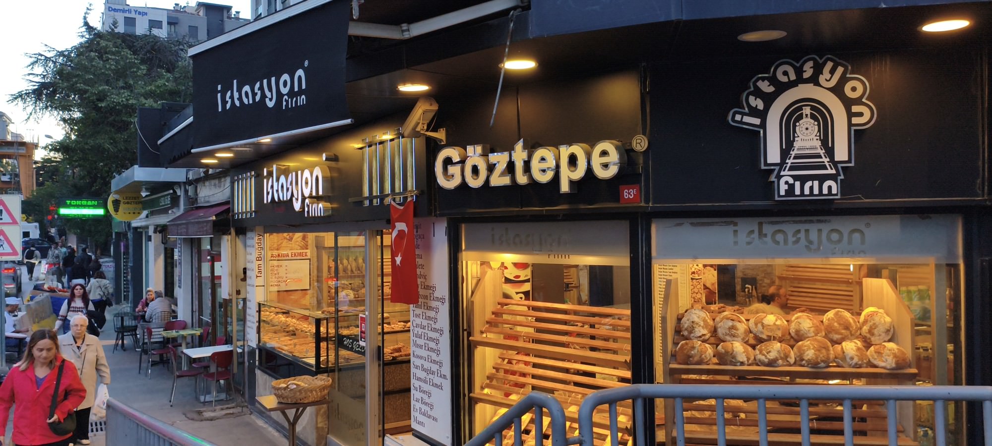 Sıra Dükkânlar, Göztepe