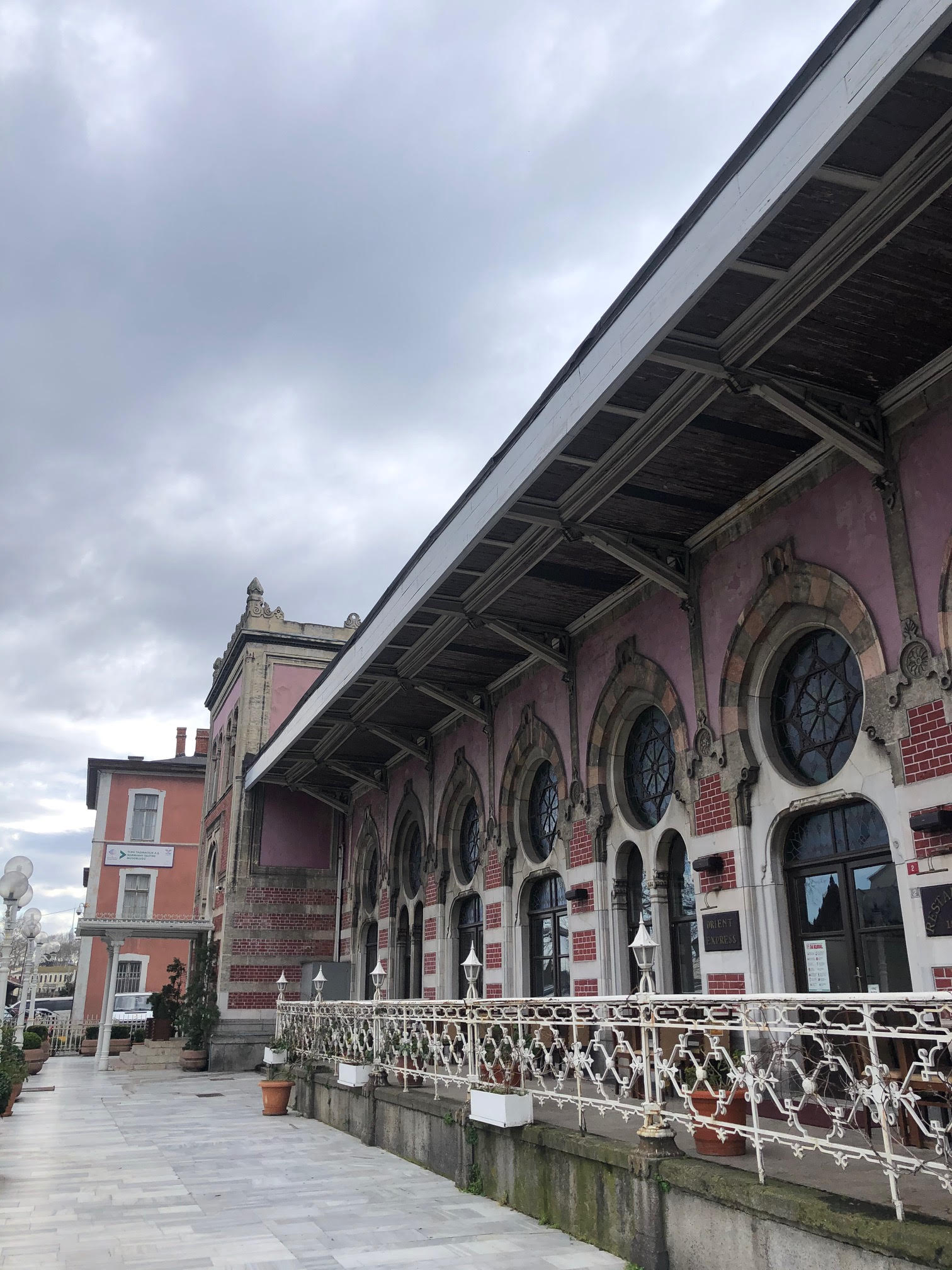 Sirkeci Garı Dış Cephe 1