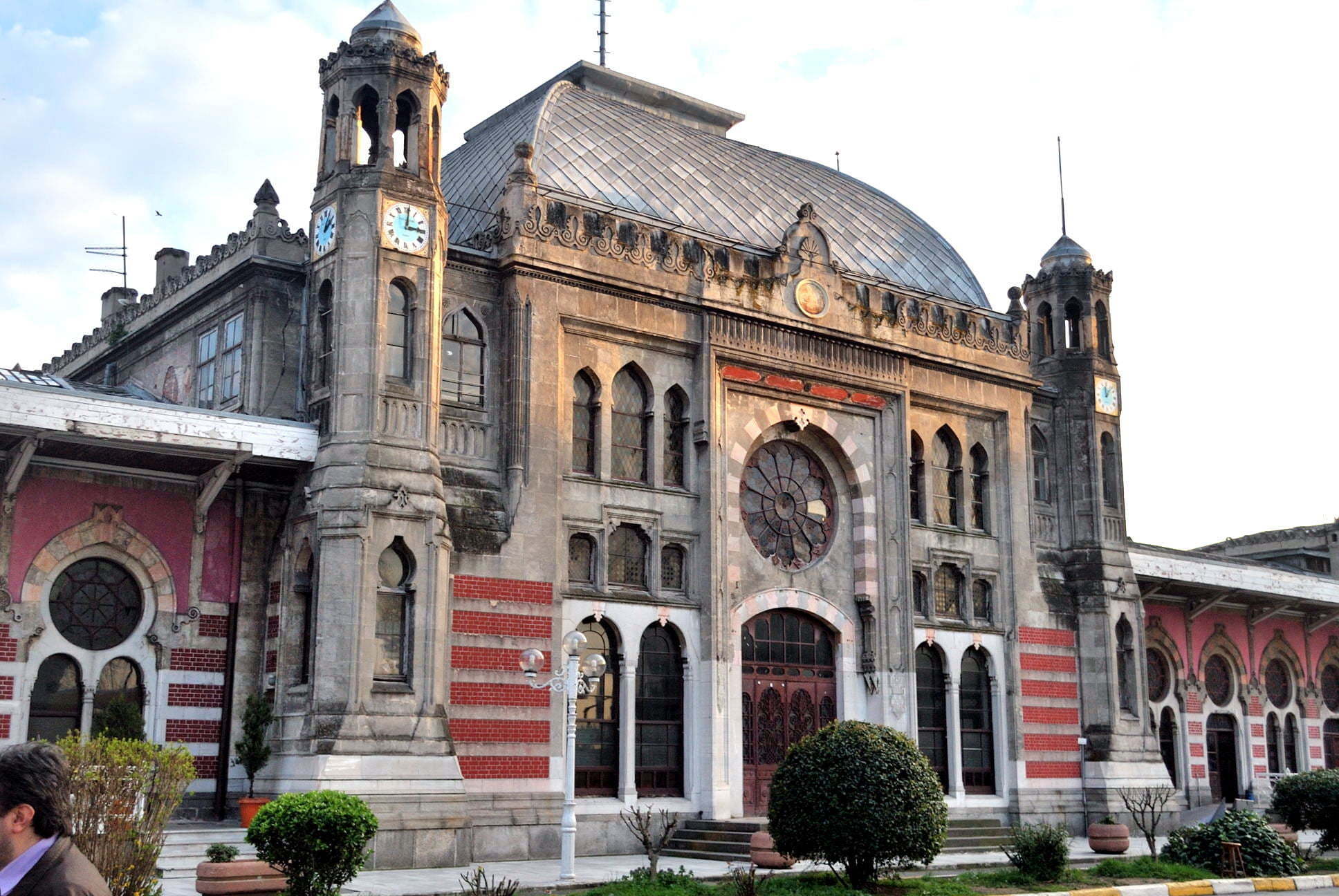 Sirkeci Garı Saat Kuleleri (Restorasyon Öncesi)