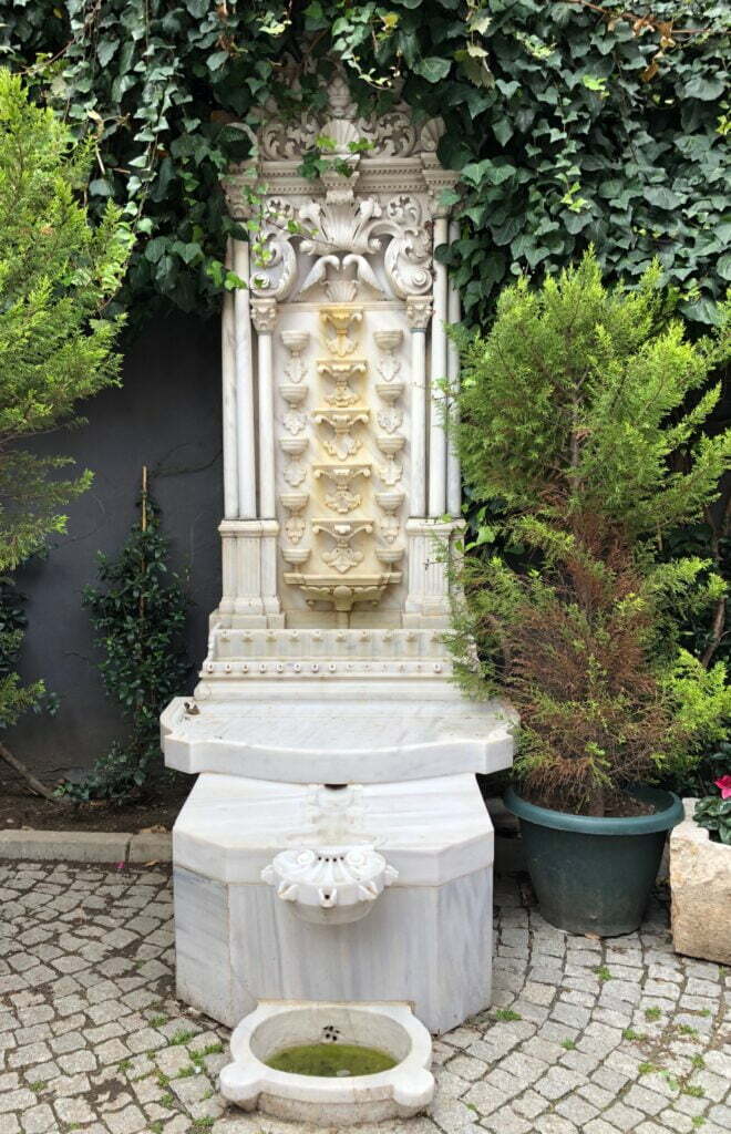Şişli Mongeri Evi Çeşmesi I