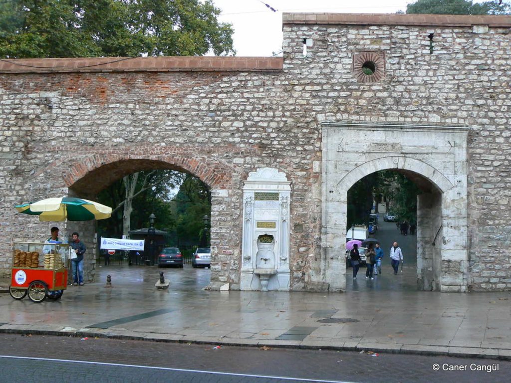 Soğukçeşme Kapısı
