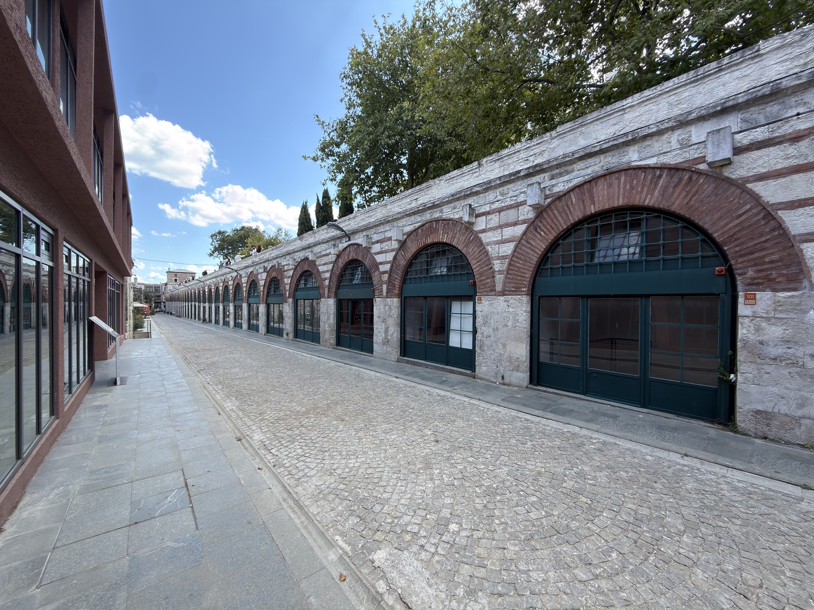 Süleymaniye Camii Altı Sıralı Dükkanlar