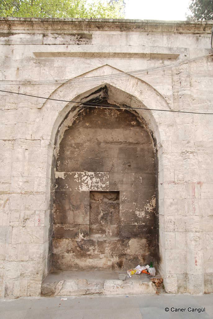 Süleymaniye Külliyesi Duvar Çeşmesi