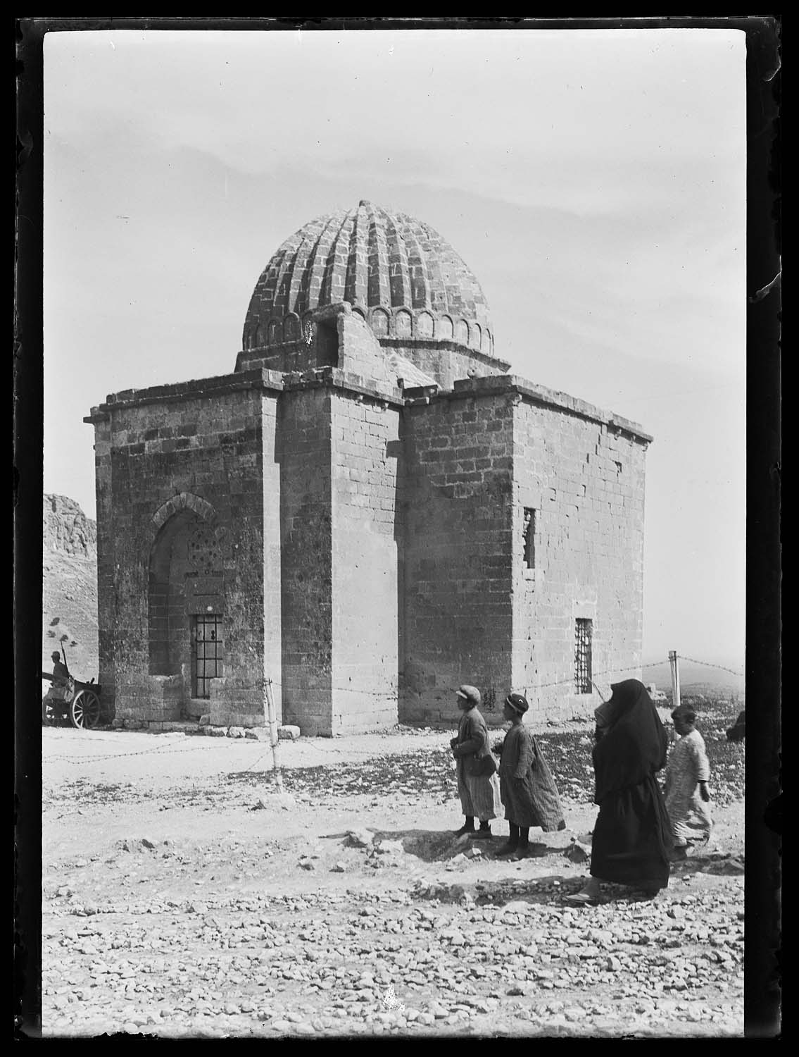 Sultan Hamza Türbesi