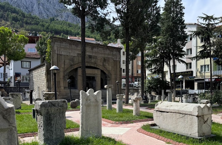 Sultan Mesud Türbesi