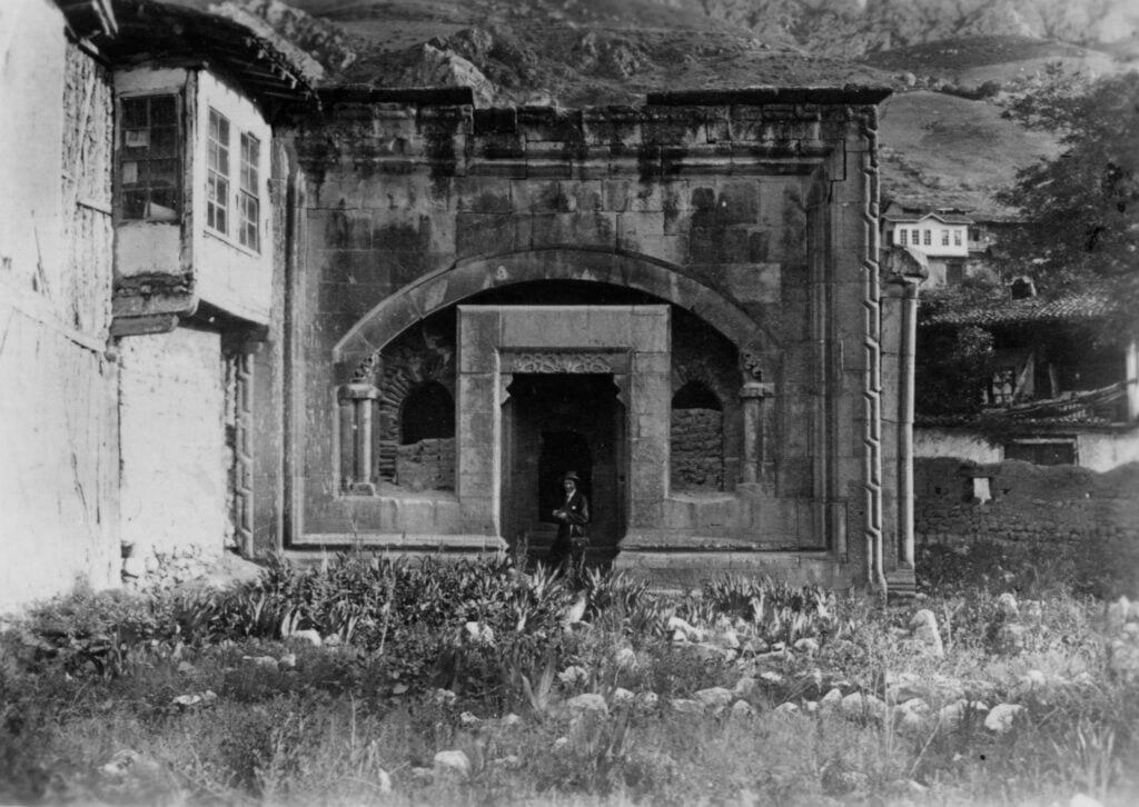 Sultan Mesud Türbesi
