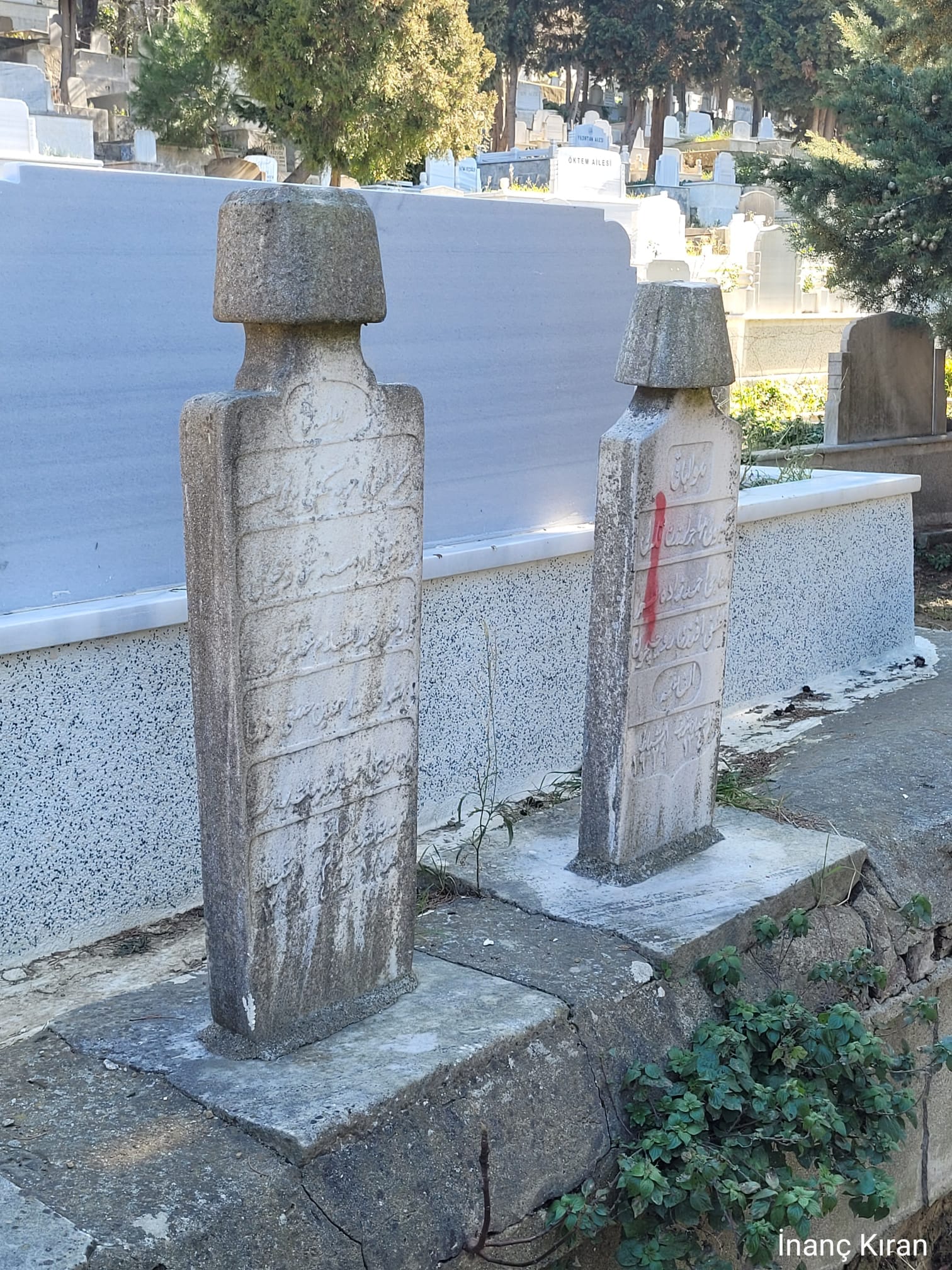 Sütlüce Mezarlığındaki Osmanlı Mezar Taşları