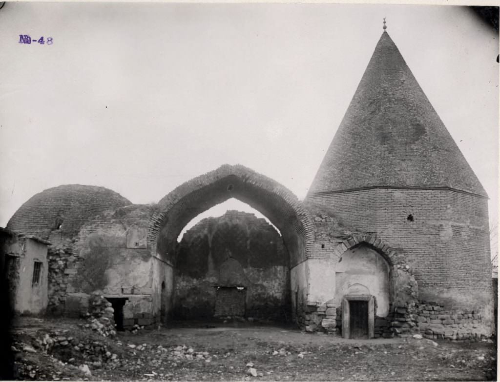 Tacül Vezir Türbesi