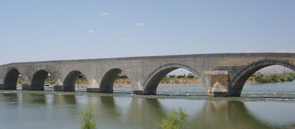 Tarihi Murat Köprüsü