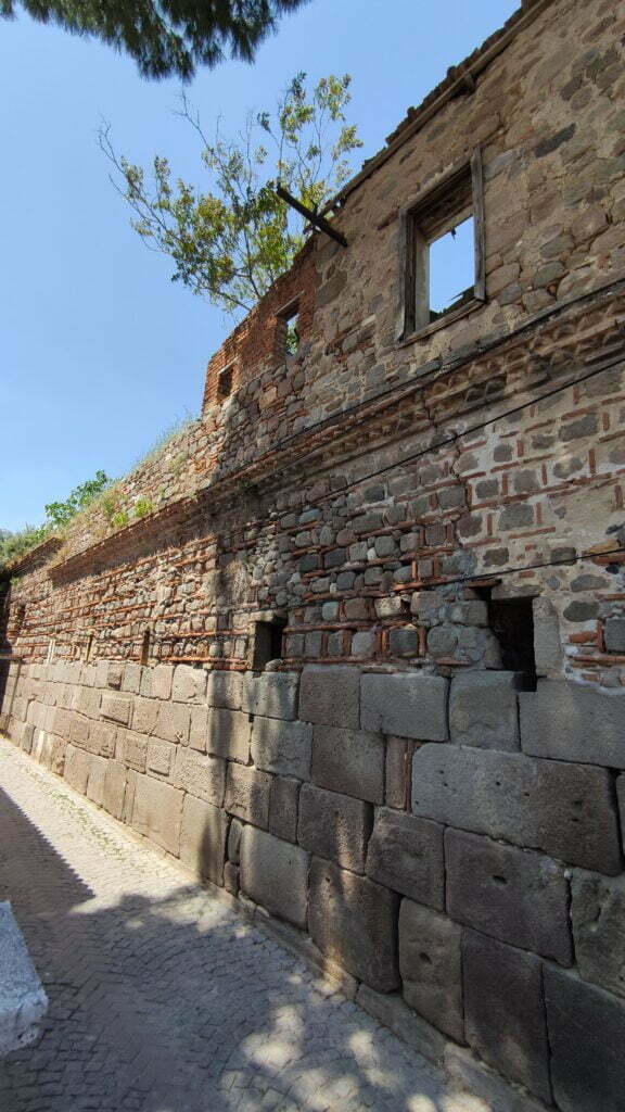 Taşhan, Bergama