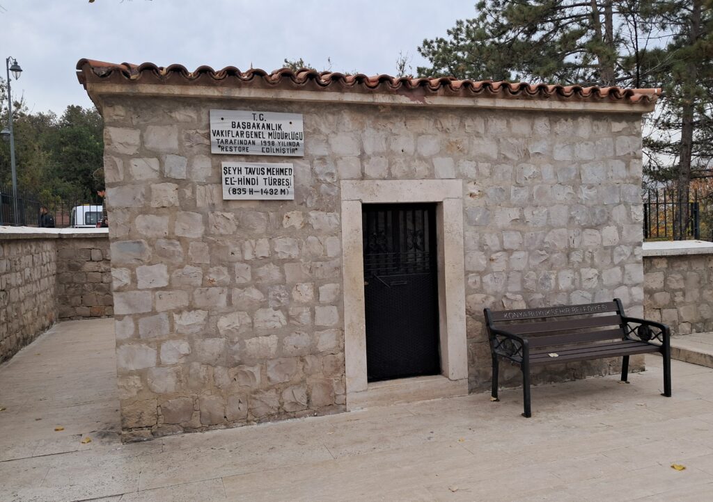 Tavus Baba Türbesi