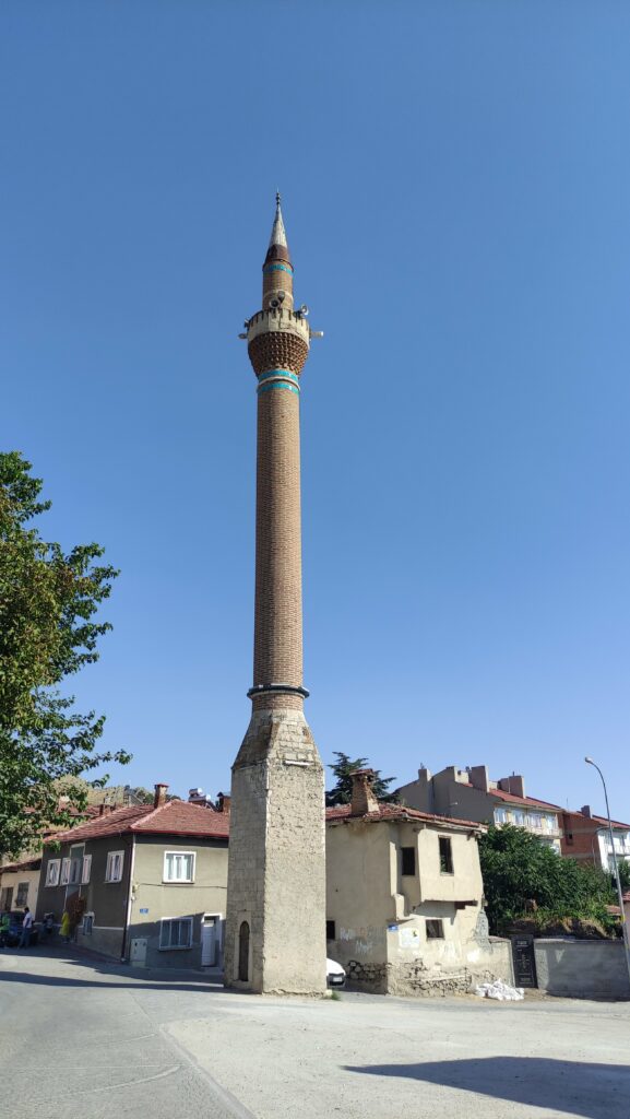 Tek Minare, Sivrihisar