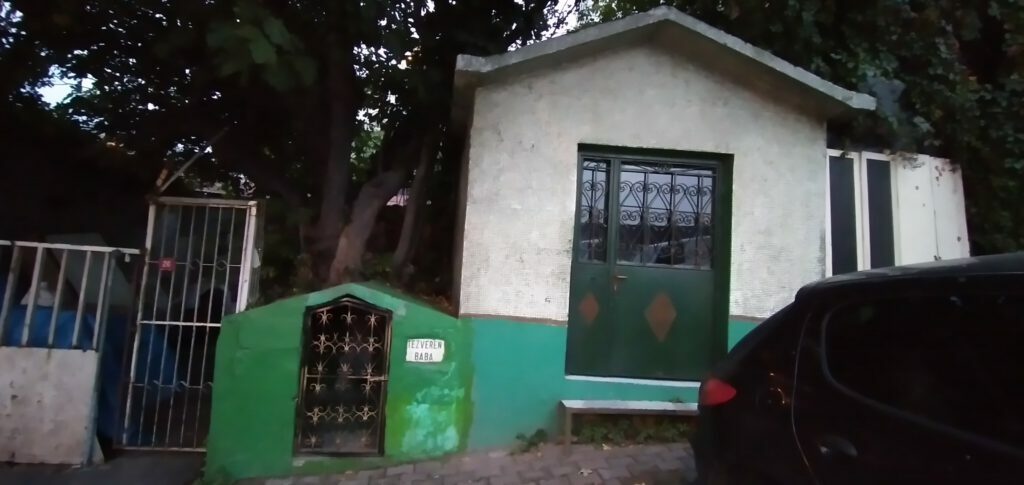 Tezveren Baba Türbesi