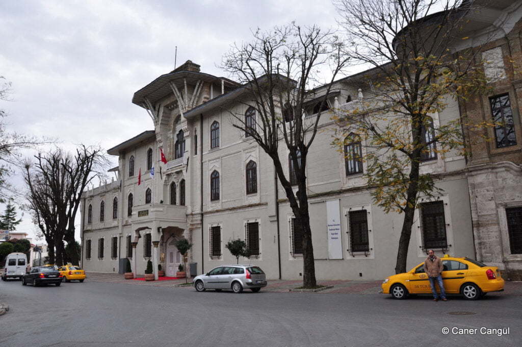 Ticaret Mektebi Binası