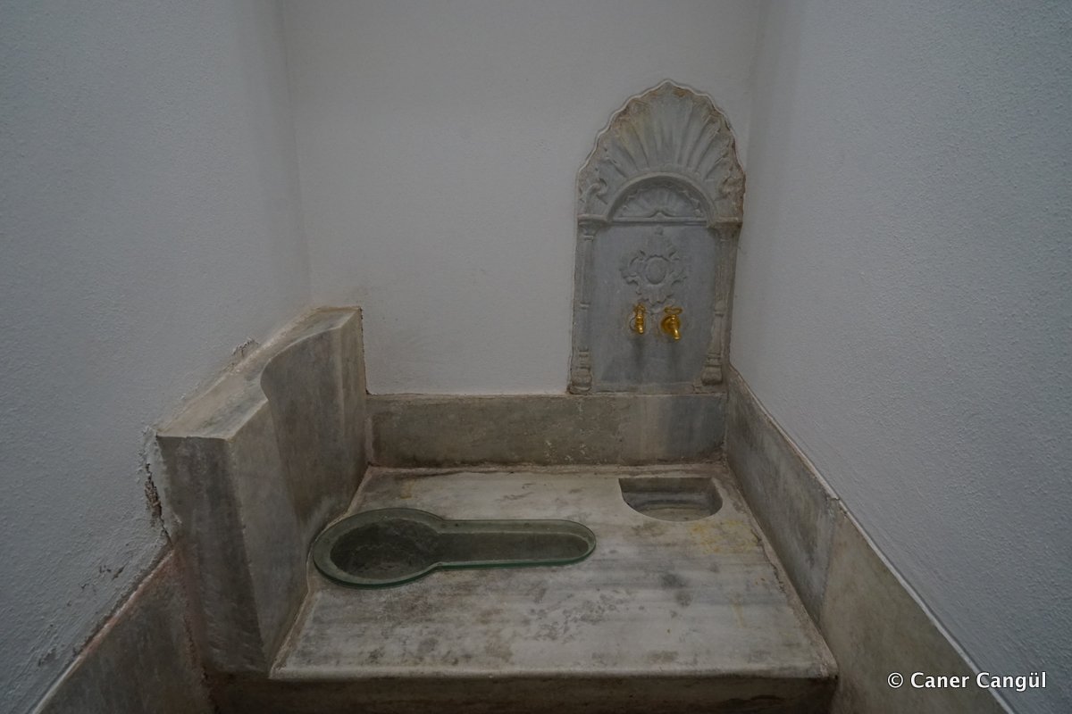 Valide Sultan Hamamı – Tuvalet