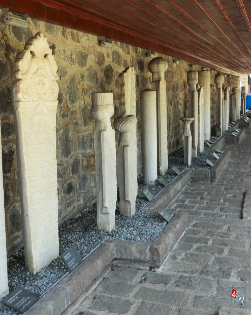 Trabzon Ayasofya Camii Bahçesi Osmanlı Mezar Taşları