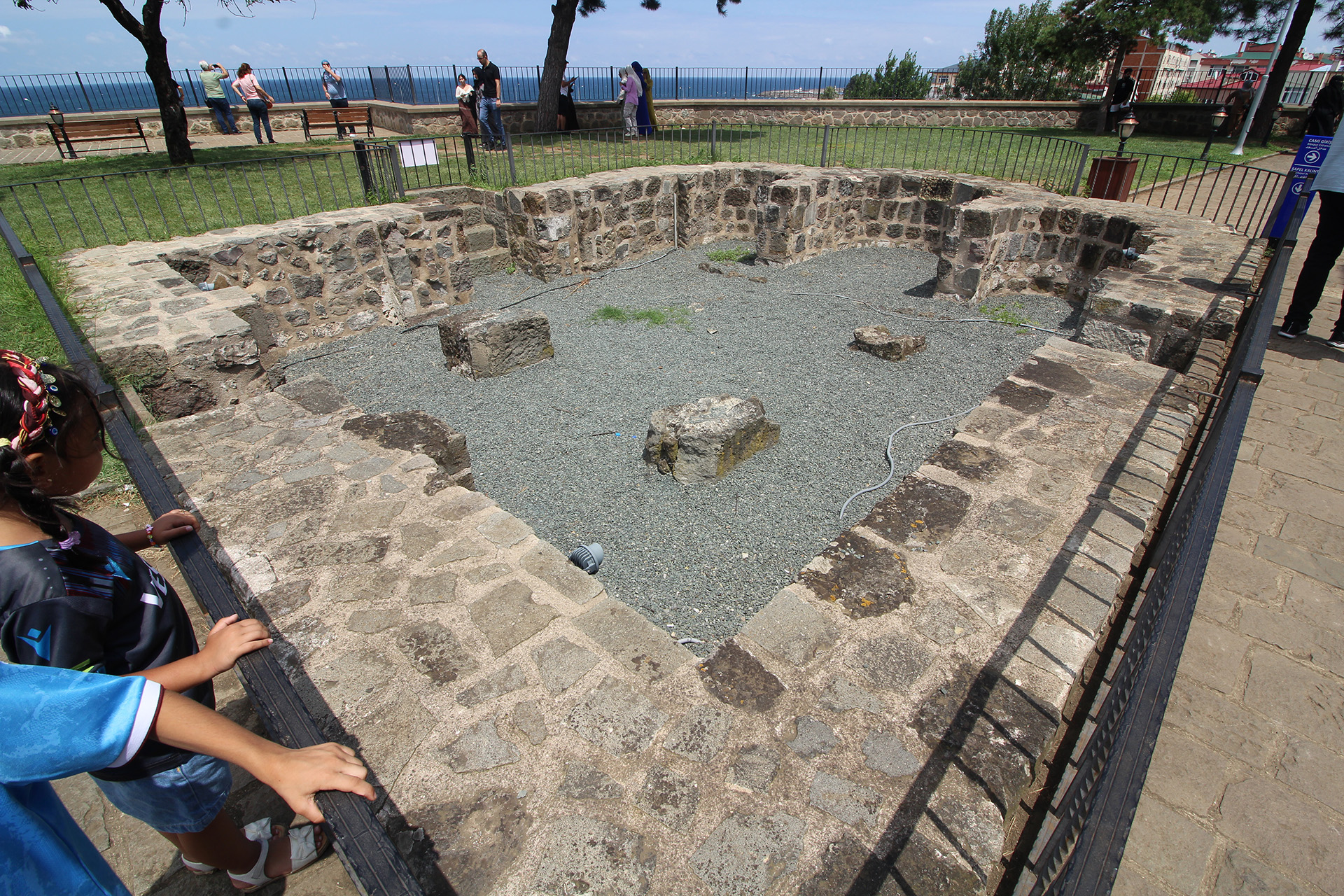 Trabzon Ayasofya Camii Bahçesi Şapel Kalıntısı
