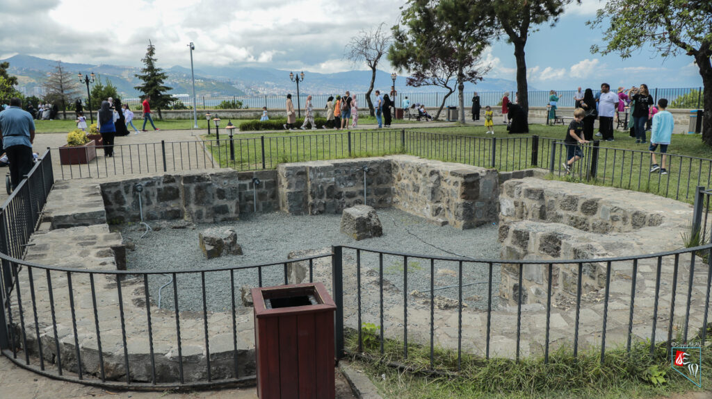 Trabzon Ayasofya Camii Bahçesi Şapel Kalıntısı
