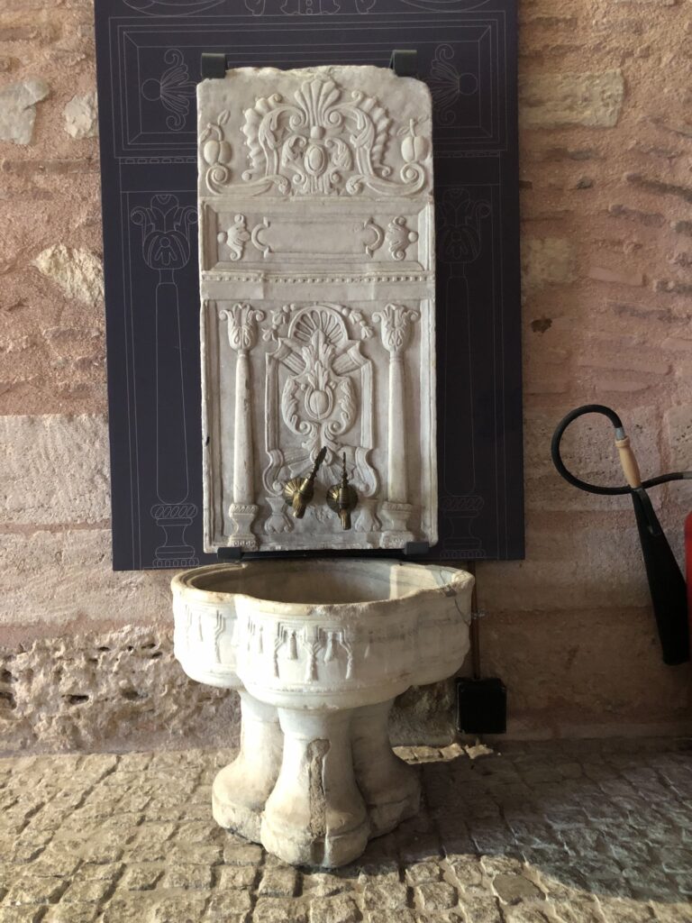 Türk ve İslam Eserleri Müzesi Duvar Çeşmesi 3