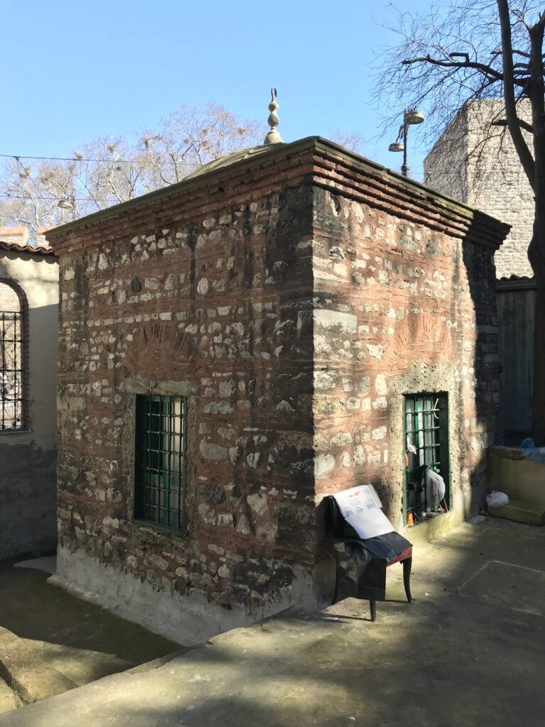 Ünsi Hasan Efendi Türbesi