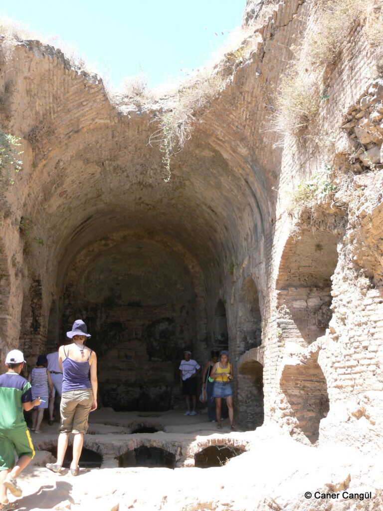 Yedi Uyurlar Mağarası