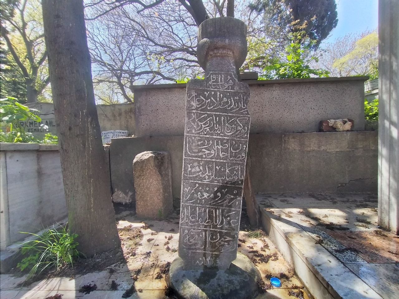 Yedikule Mezarlığı Bölükbaşı Abdüllatif Ağa Mezar Taşı