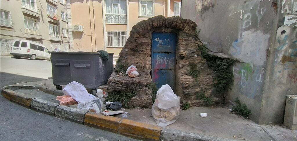 Yokuşbaşı Sokak Kalıntısı