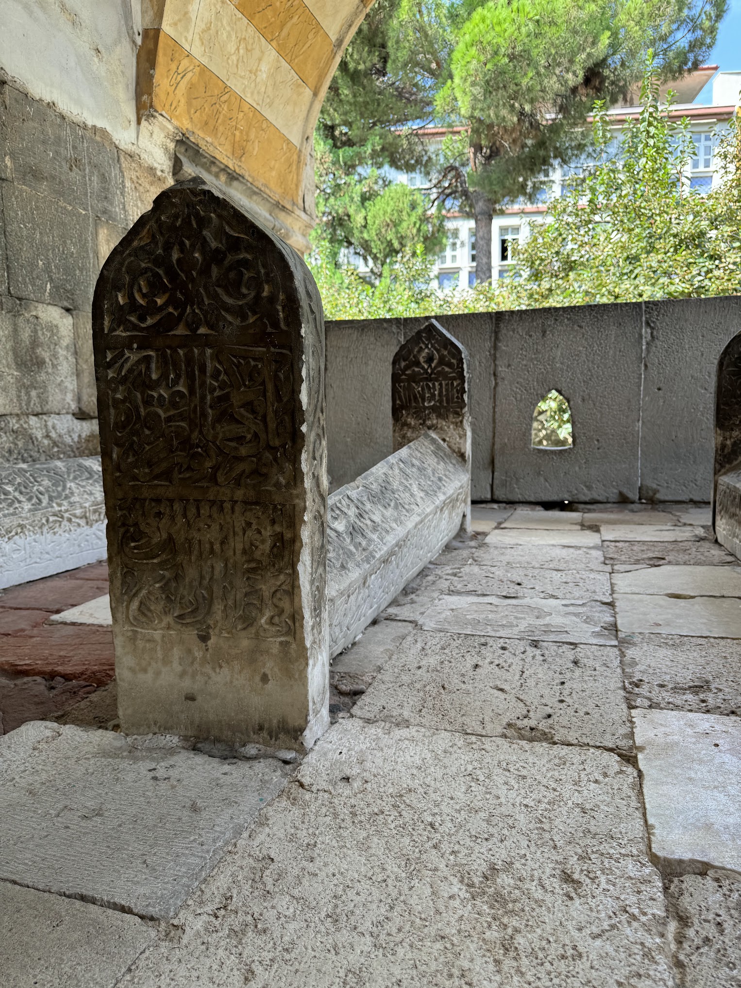 Yörgüç Paşa Türbesi
