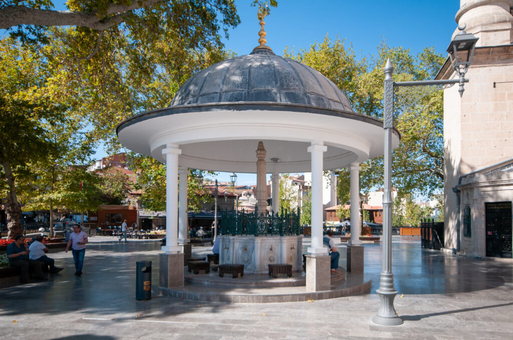 Zağnos Paşa Camii Şadırvanı