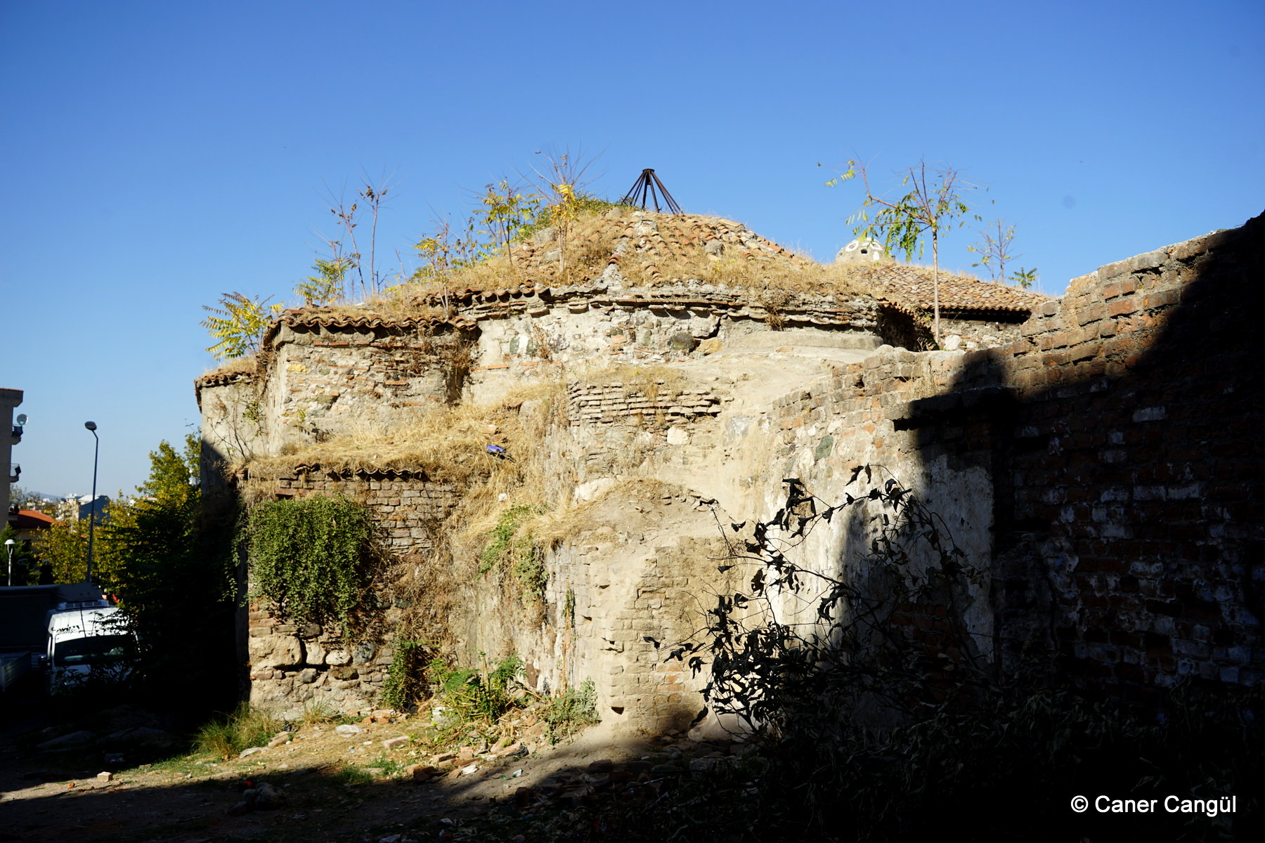 Manisa Alaca Hamam Arka Kısmı