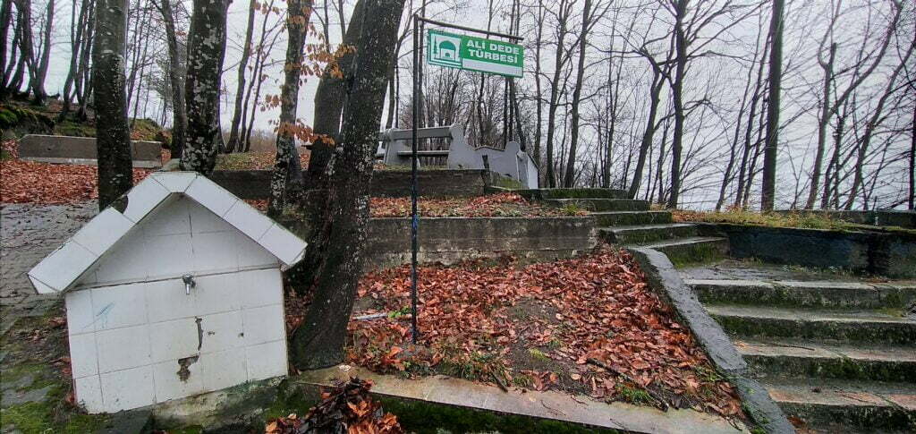 Ali Baba Türbesi, Kaynaşlı