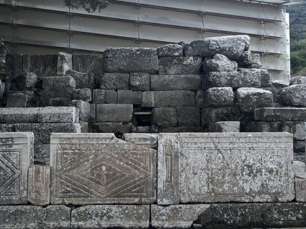 Androklos Anıtı