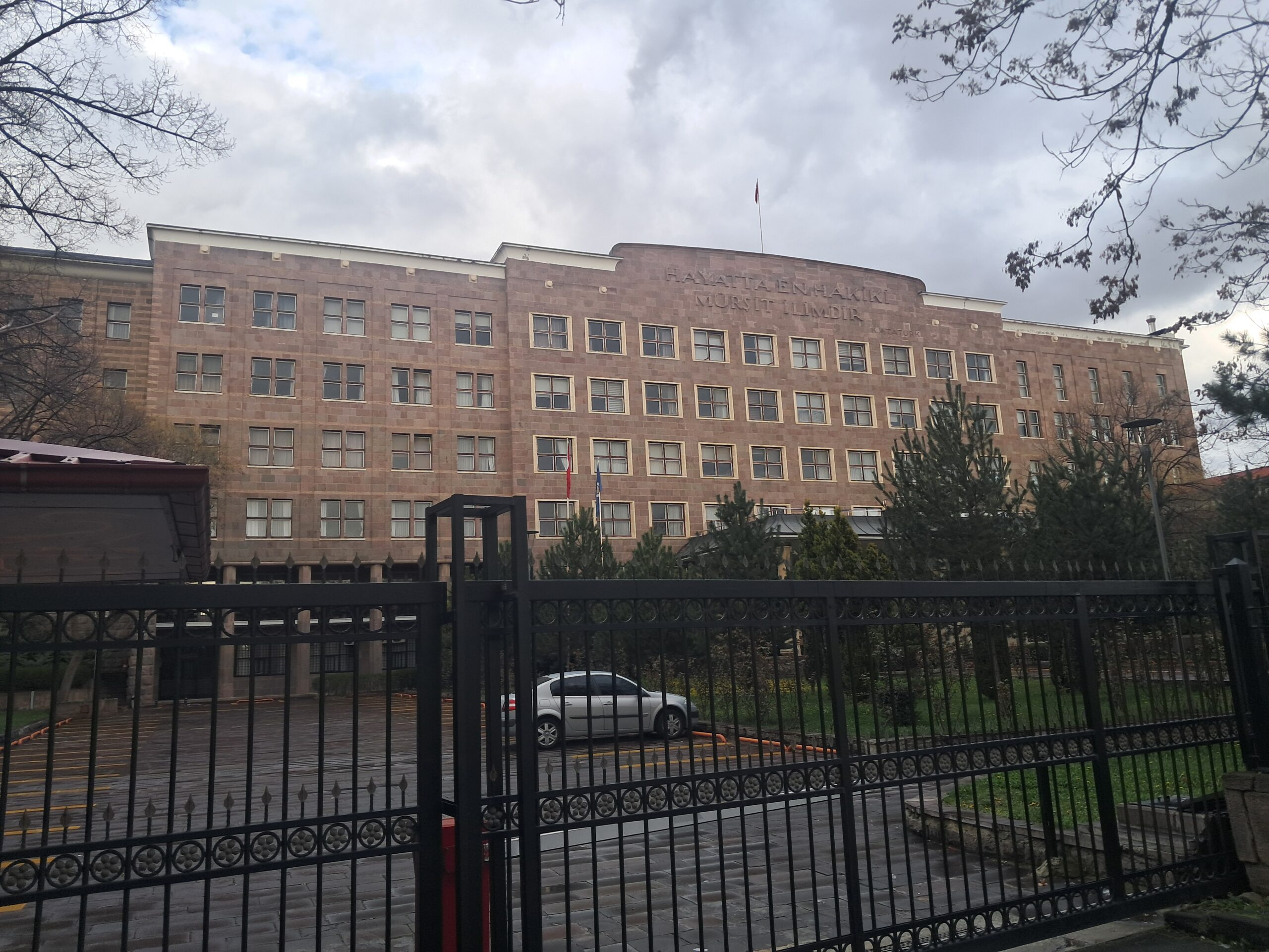 Ankara Üniversitesi Dil ve Tarih-Coğrafya Fakültesi