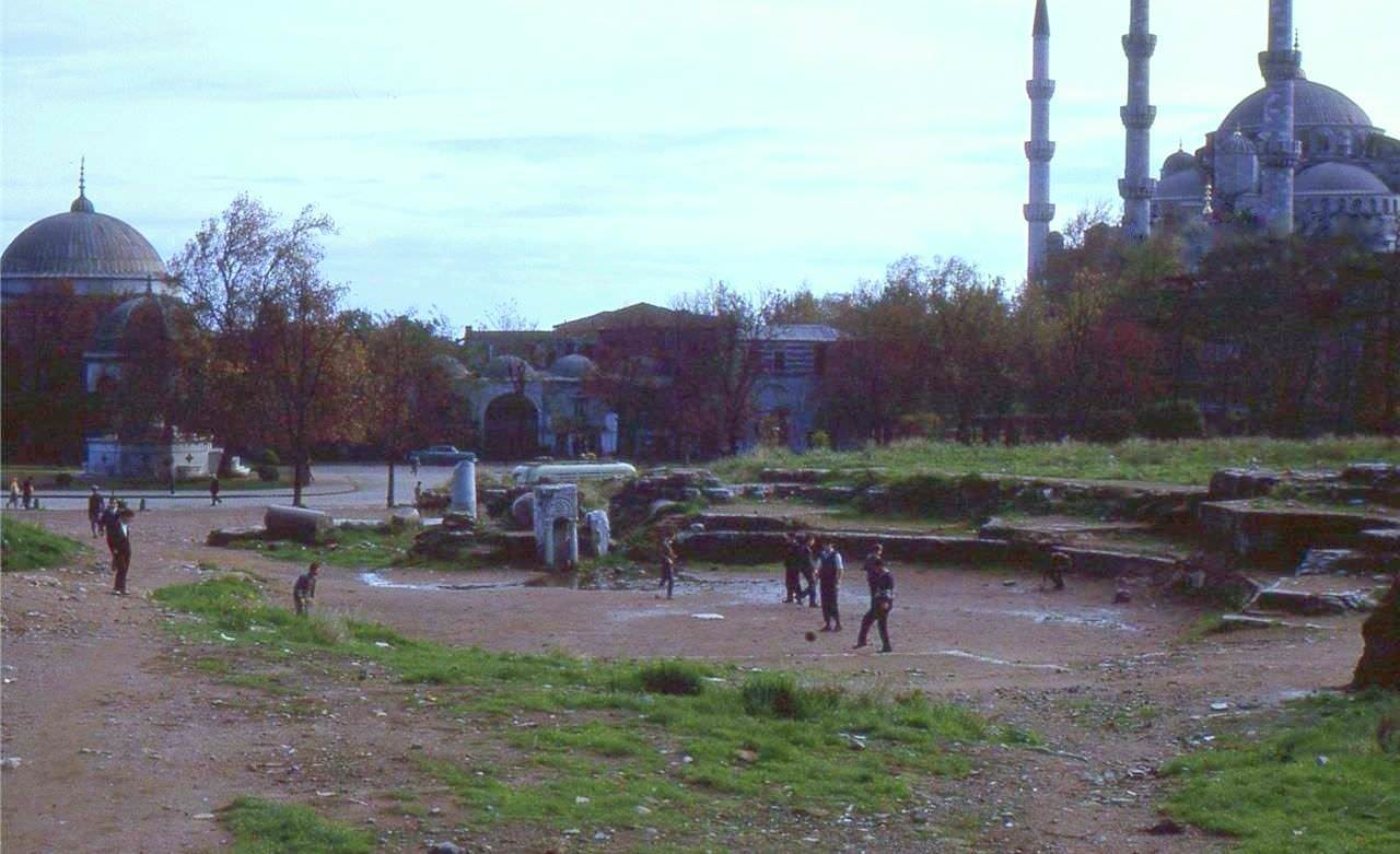 Antiokhos Sarayı Kalıntıları